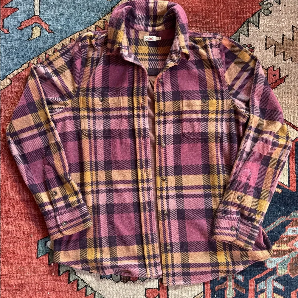 Faherty Women’s Legend Sweater Shirt, Lily Plaid, size medium - Picture 2 of 4